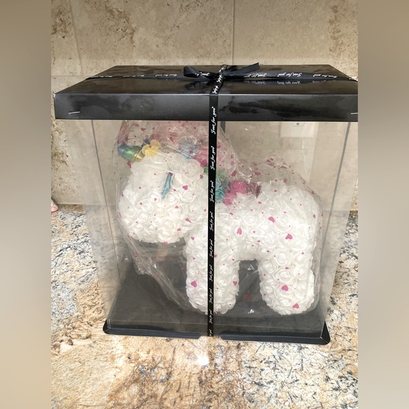 NWT Unicorn flower arrangement | Artificial rose unicorn - Picture 3 of 6